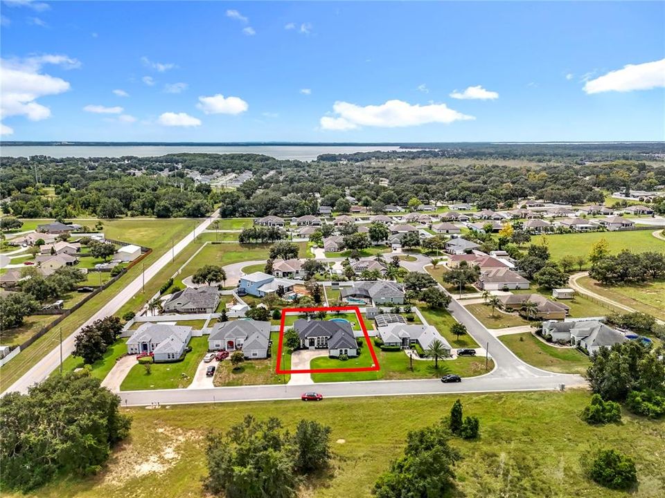 Activo con contrato: $397,420 (3 camas, 2 baños, 2038 Pies cuadrados)