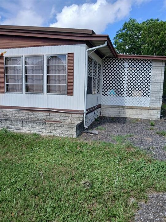 Active With Contract: $169,000 (3 beds, 2 baths, 1711 Square Feet)