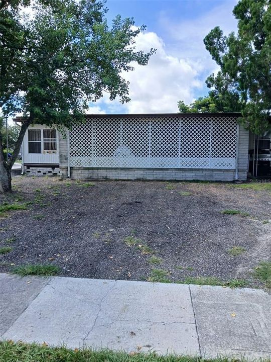 Active With Contract: $169,000 (3 beds, 2 baths, 1711 Square Feet)