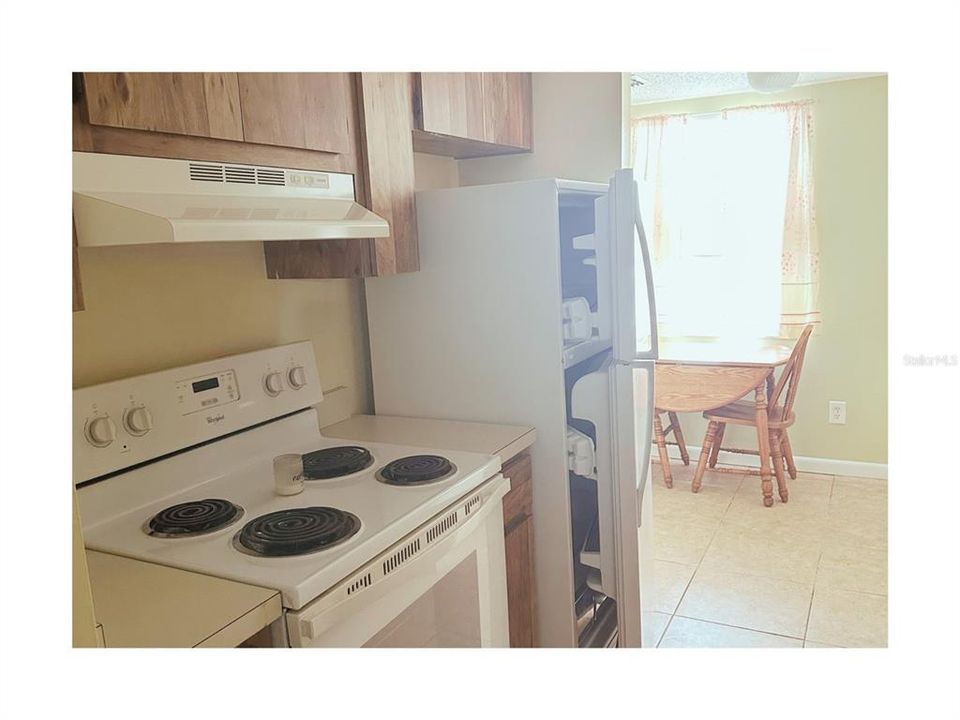 Active With Contract: $975 (1 beds, 1 baths, 572 Square Feet)