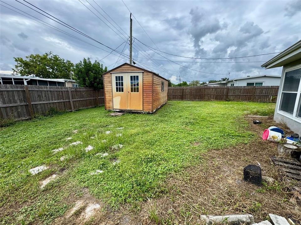 合同活跃: $184,900 (2 贝兹, 1 浴室, 1064 平方英尺)