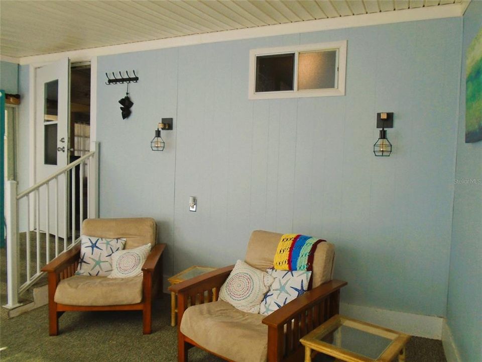 待售: $89,900 (2 贝兹, 1 浴室, 1138 平方英尺)