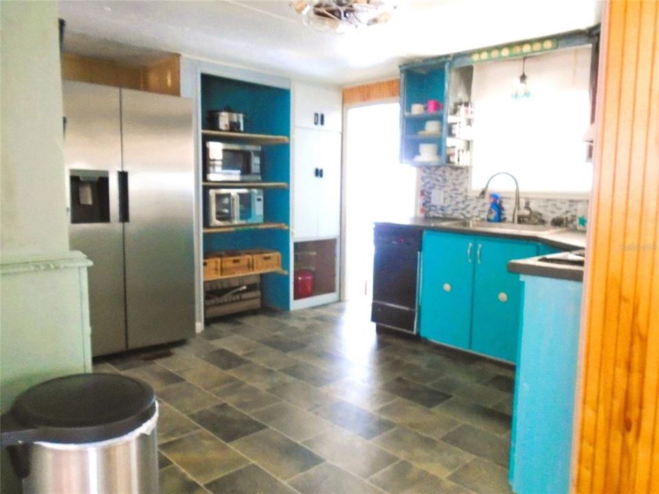 待售: $89,900 (2 贝兹, 1 浴室, 1138 平方英尺)