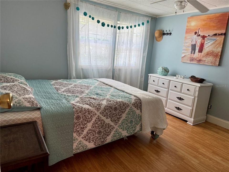 待售: $89,900 (2 贝兹, 1 浴室, 1138 平方英尺)