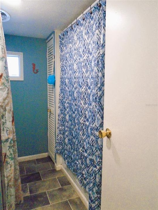 待售: $89,900 (2 贝兹, 1 浴室, 1138 平方英尺)