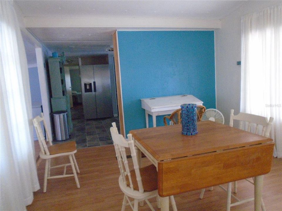 待售: $89,900 (2 贝兹, 1 浴室, 1138 平方英尺)