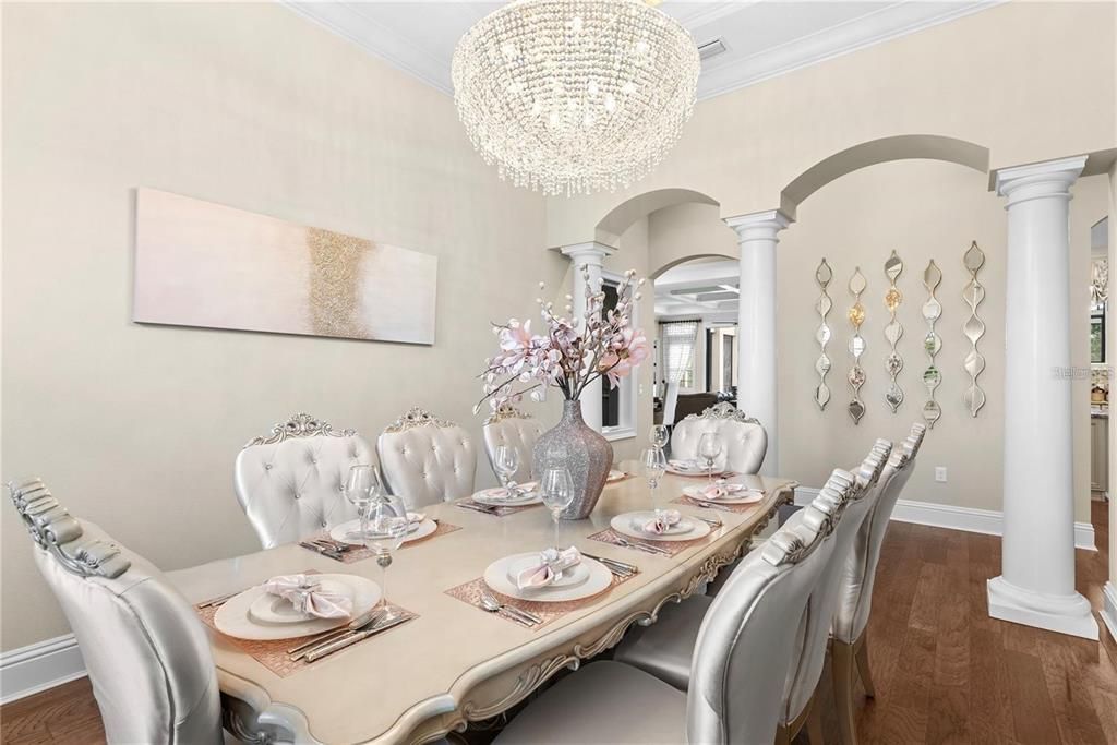 Под контрактом: $3,300,000 (8 спален, 5 ванн, 8190 Квадратных фут)