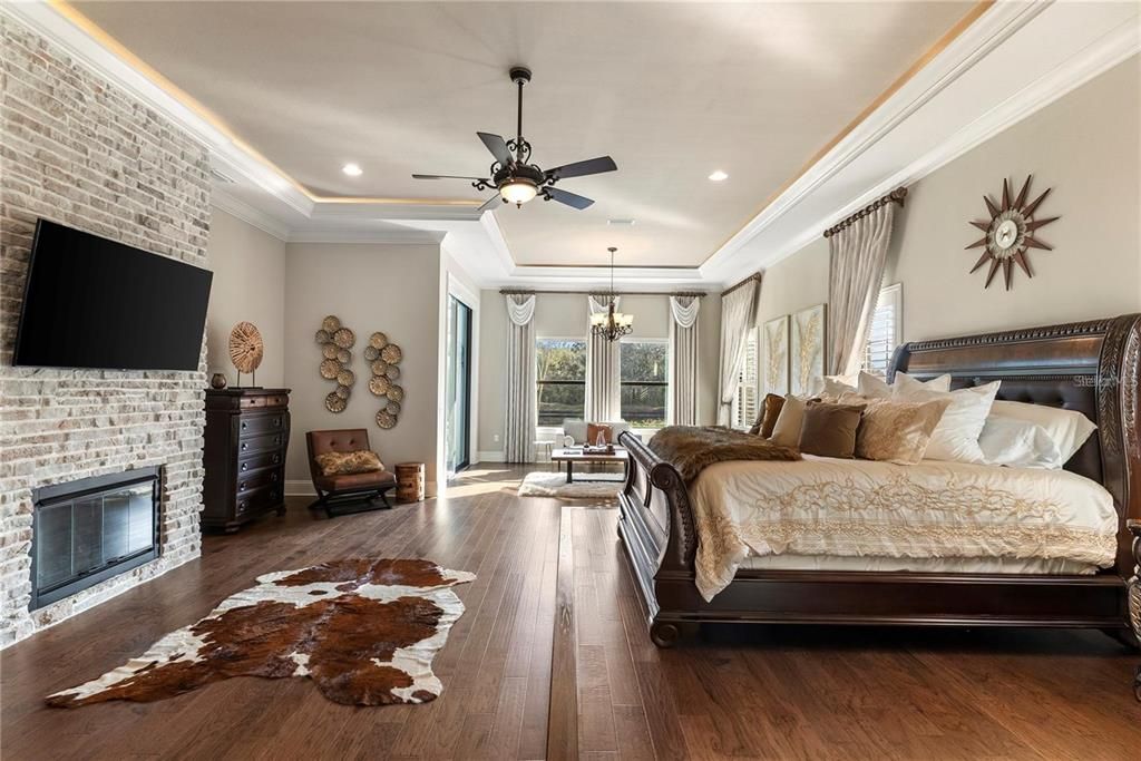 Под контрактом: $3,300,000 (8 спален, 5 ванн, 8190 Квадратных фут)