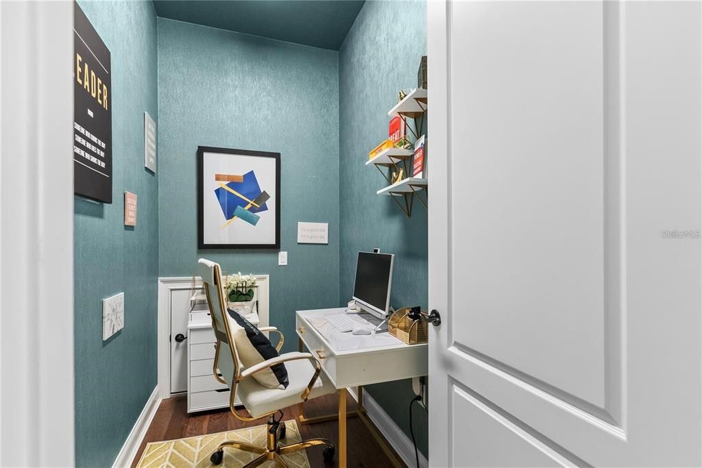 Под контрактом: $3,300,000 (8 спален, 5 ванн, 8190 Квадратных фут)