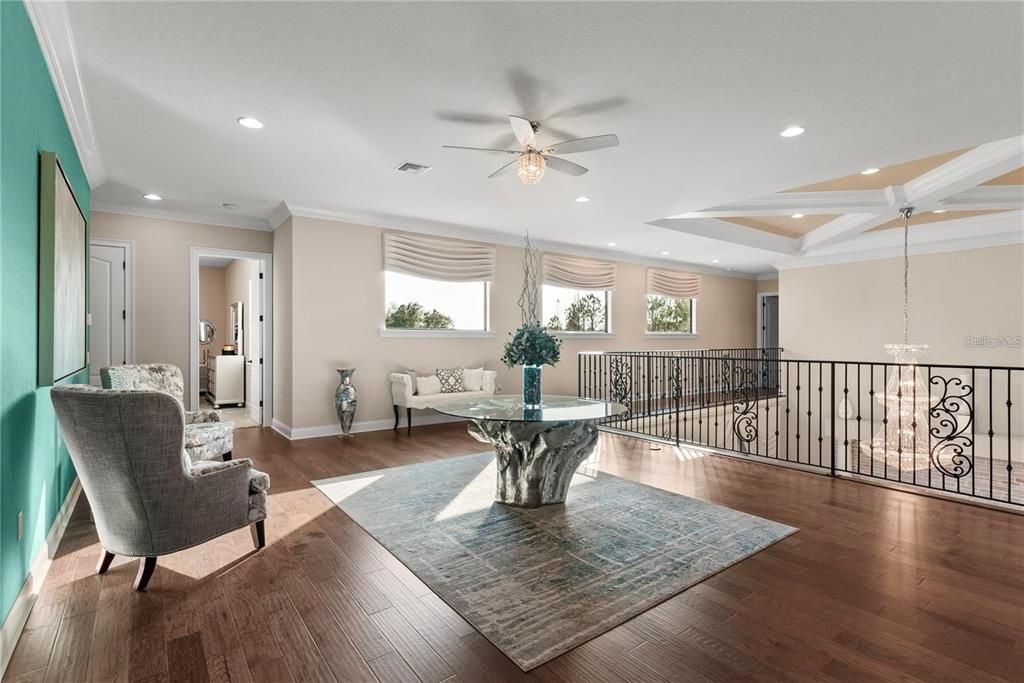 Под контрактом: $3,300,000 (8 спален, 5 ванн, 8190 Квадратных фут)