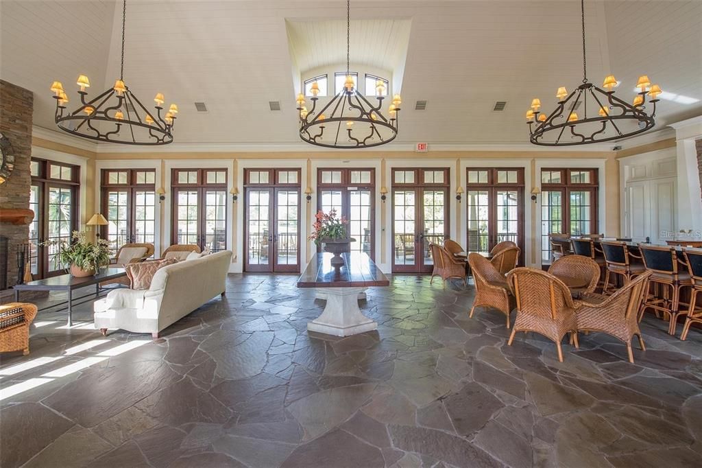 Под контрактом: $3,300,000 (8 спален, 5 ванн, 8190 Квадратных фут)