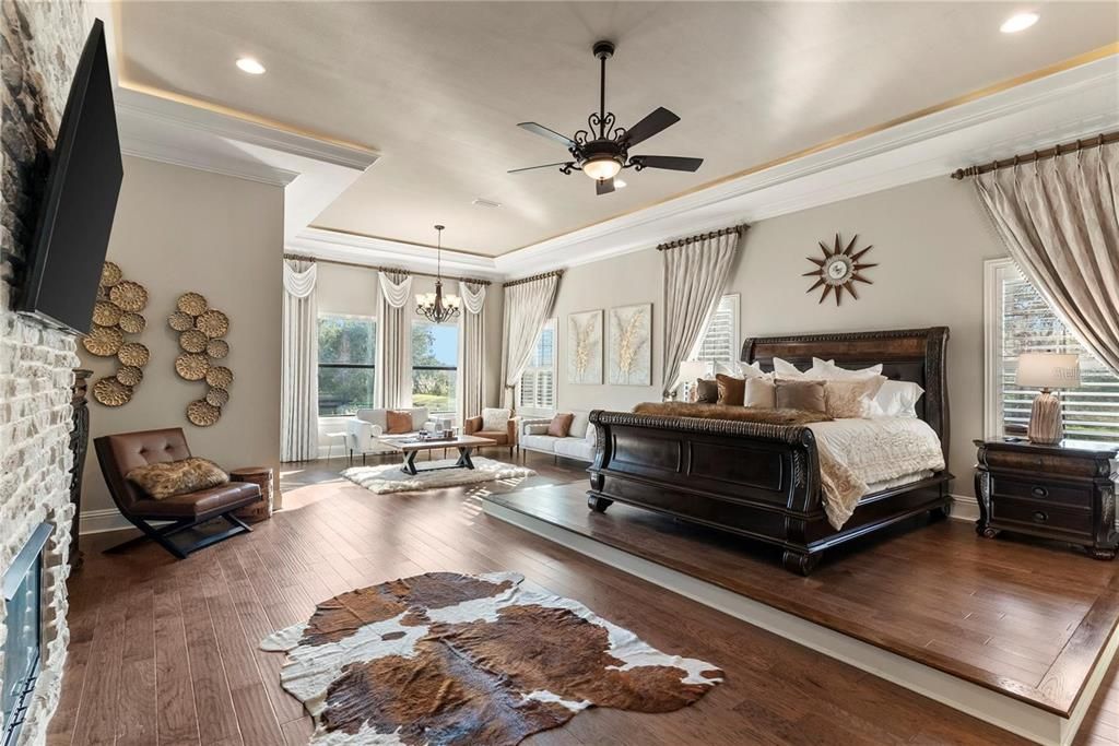 Под контрактом: $3,300,000 (8 спален, 5 ванн, 8190 Квадратных фут)