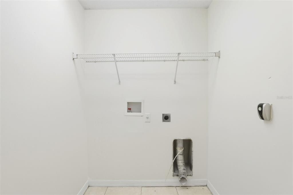 待售: $259,900 (3 贝兹, 2 浴室, 1668 平方英尺)