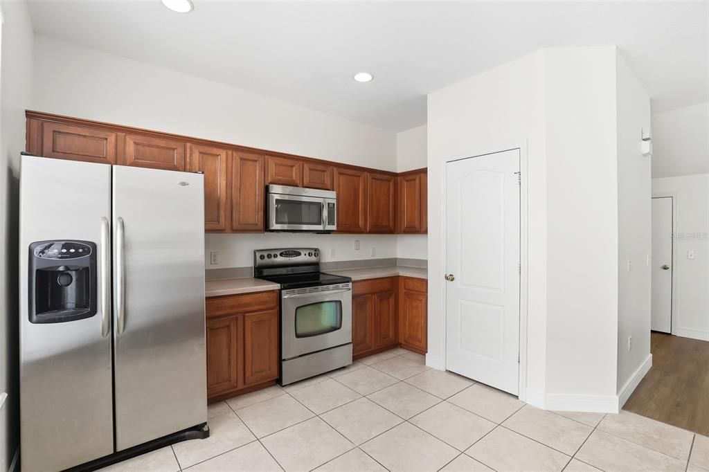 待售: $259,900 (3 贝兹, 2 浴室, 1668 平方英尺)