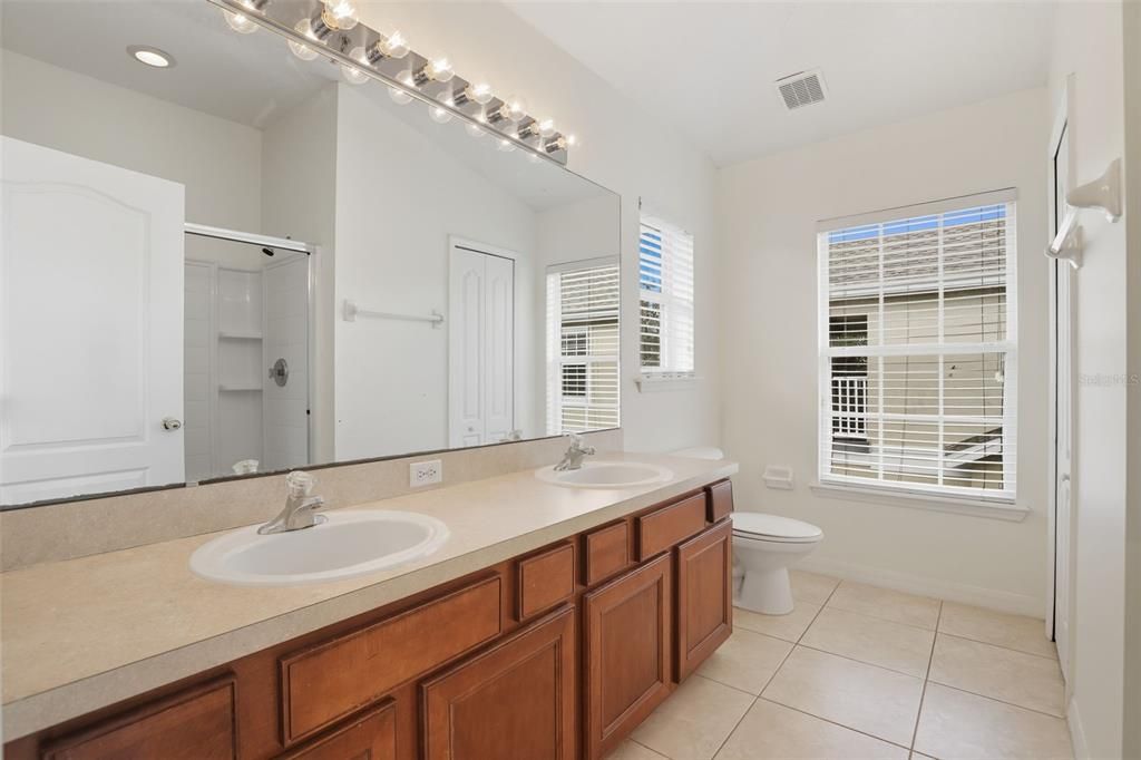 待售: $259,900 (3 贝兹, 2 浴室, 1668 平方英尺)