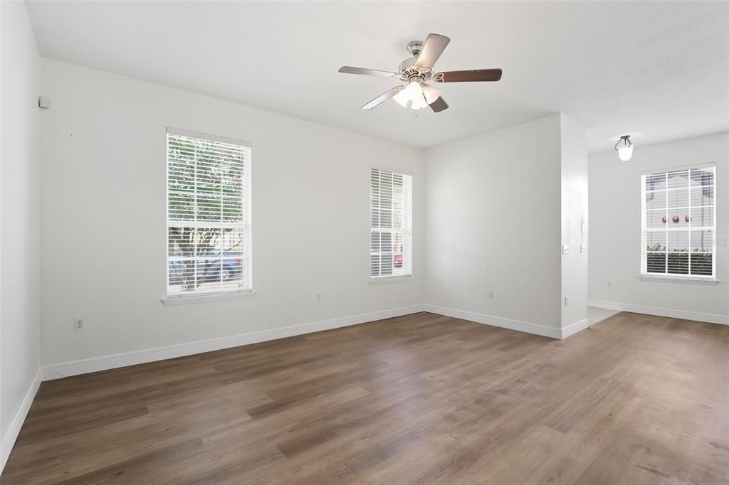 待售: $259,900 (3 贝兹, 2 浴室, 1668 平方英尺)