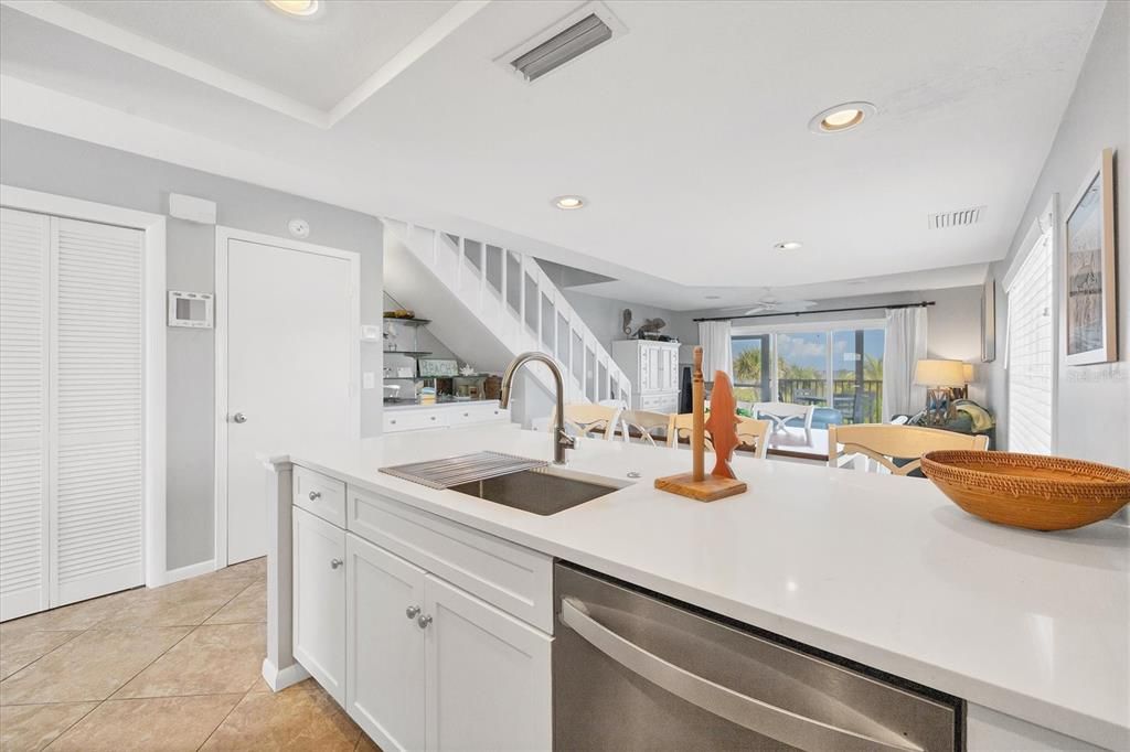 出租: $4,500 (2 贝兹, 2 浴室, 1276 平方英尺)