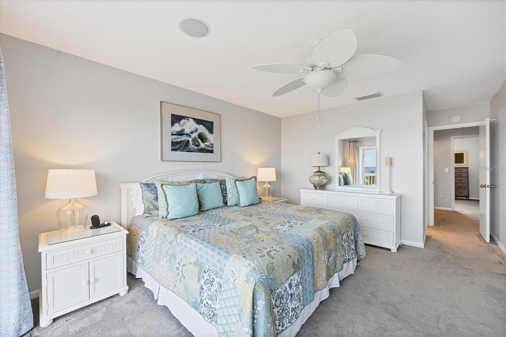 出租: $4,500 (2 贝兹, 2 浴室, 1276 平方英尺)