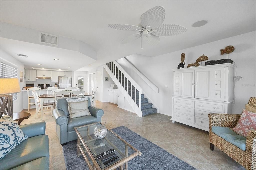 出租: $4,500 (2 贝兹, 2 浴室, 1276 平方英尺)