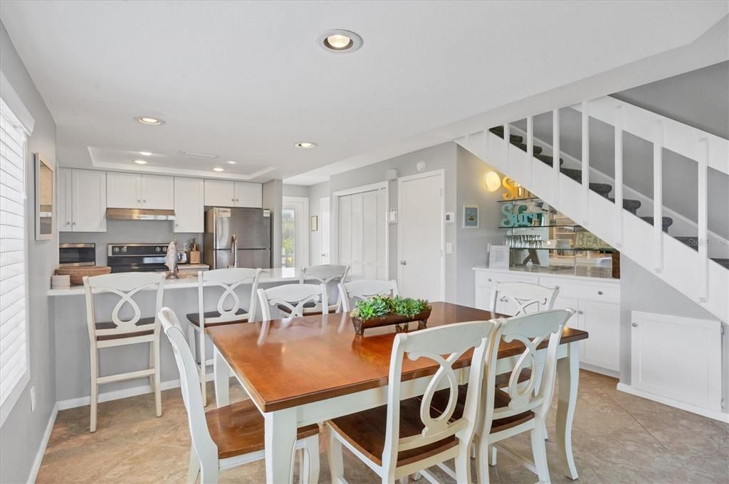 出租: $4,500 (2 贝兹, 2 浴室, 1276 平方英尺)