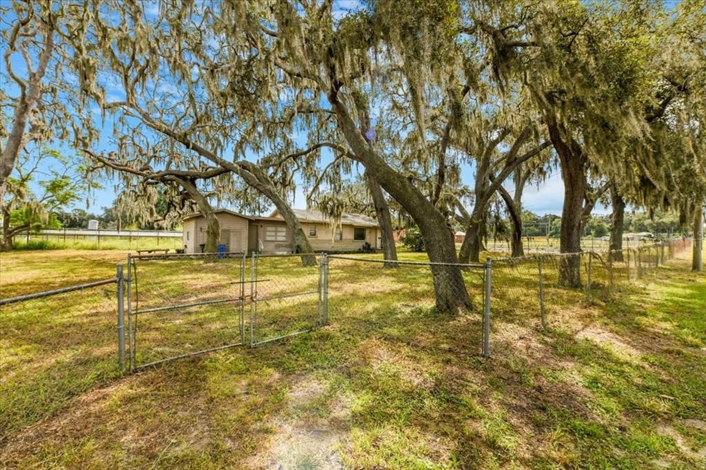 Activo con contrato: $1,199,900 (9.35 acres)