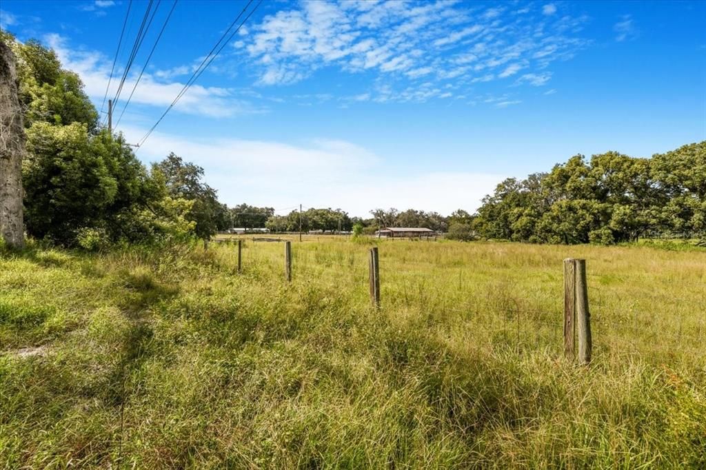 Activo con contrato: $1,199,900 (9.35 acres)