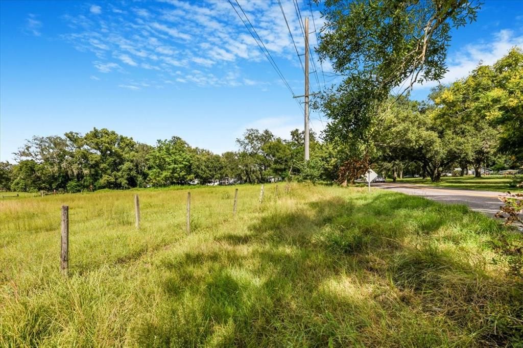 Activo con contrato: $1,199,900 (9.35 acres)