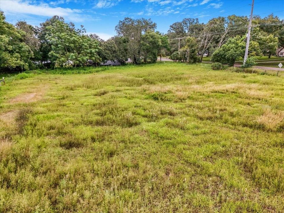 Activo con contrato: $1,199,900 (9.35 acres)