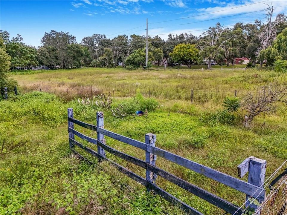 Activo con contrato: $1,199,900 (9.35 acres)