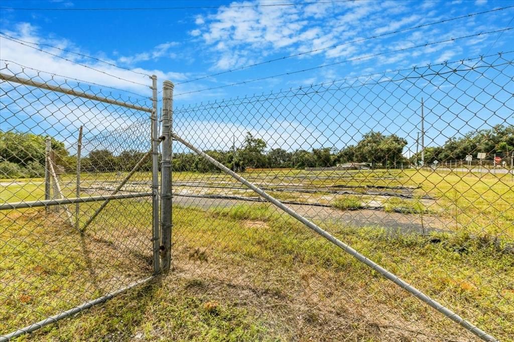 Activo con contrato: $1,199,900 (9.35 acres)