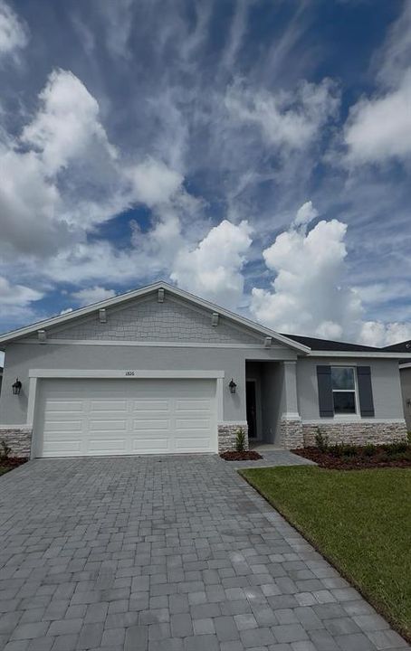 Недавно продано: $417,490 (3 спален, 2 ванн, 1589 Квадратных фут)