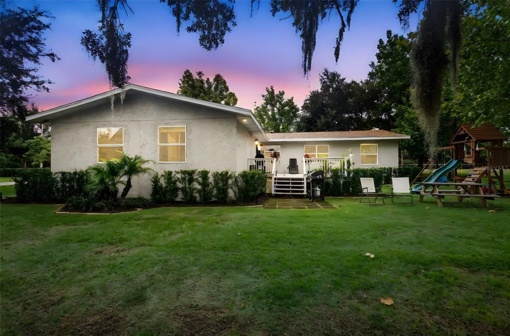 待售: $610,000 (4 贝兹, 2 浴室, 2284 平方英尺)