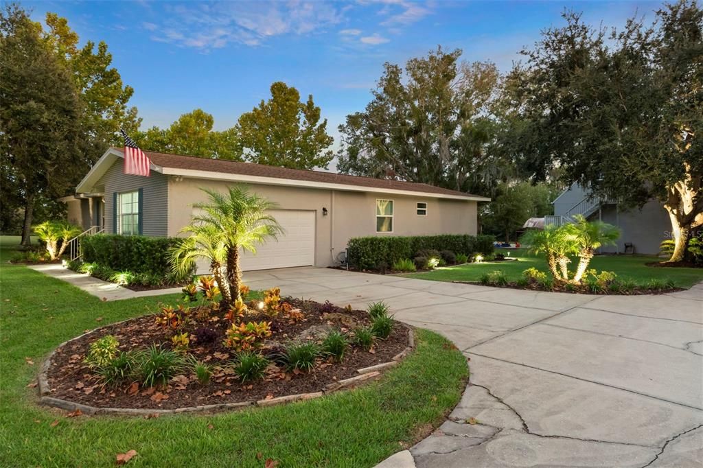 待售: $610,000 (4 贝兹, 2 浴室, 2284 平方英尺)