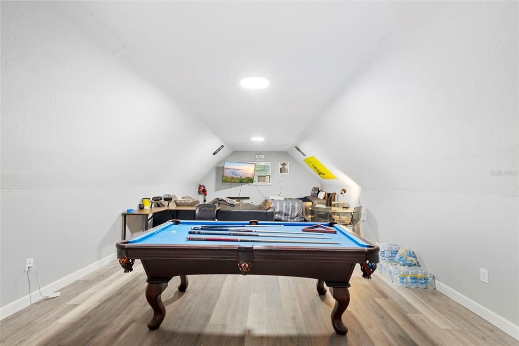 待售: $610,000 (4 贝兹, 2 浴室, 2284 平方英尺)