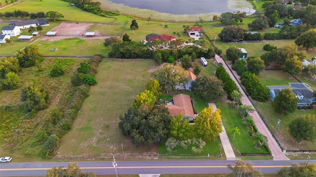 待售: $610,000 (4 贝兹, 2 浴室, 2284 平方英尺)