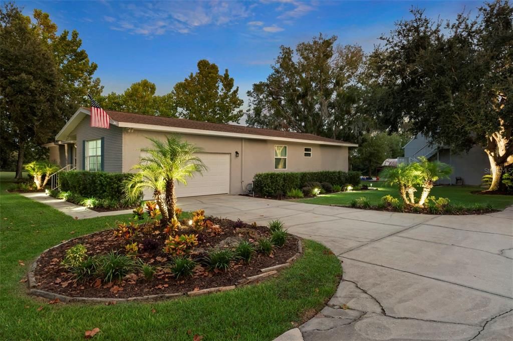 待售: $610,000 (4 贝兹, 2 浴室, 2284 平方英尺)