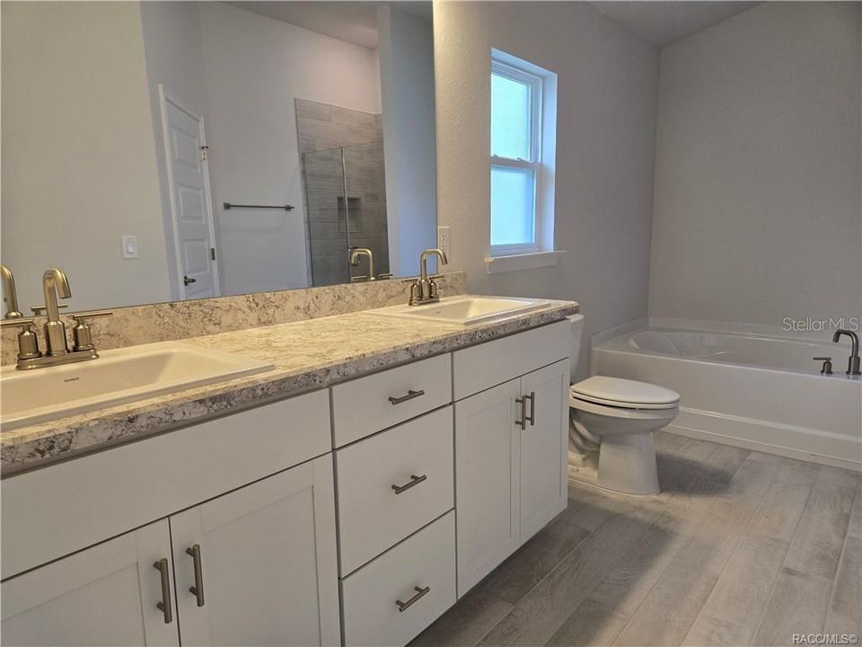 待售: $358,850 (3 贝兹, 2 浴室, 1720 平方英尺)