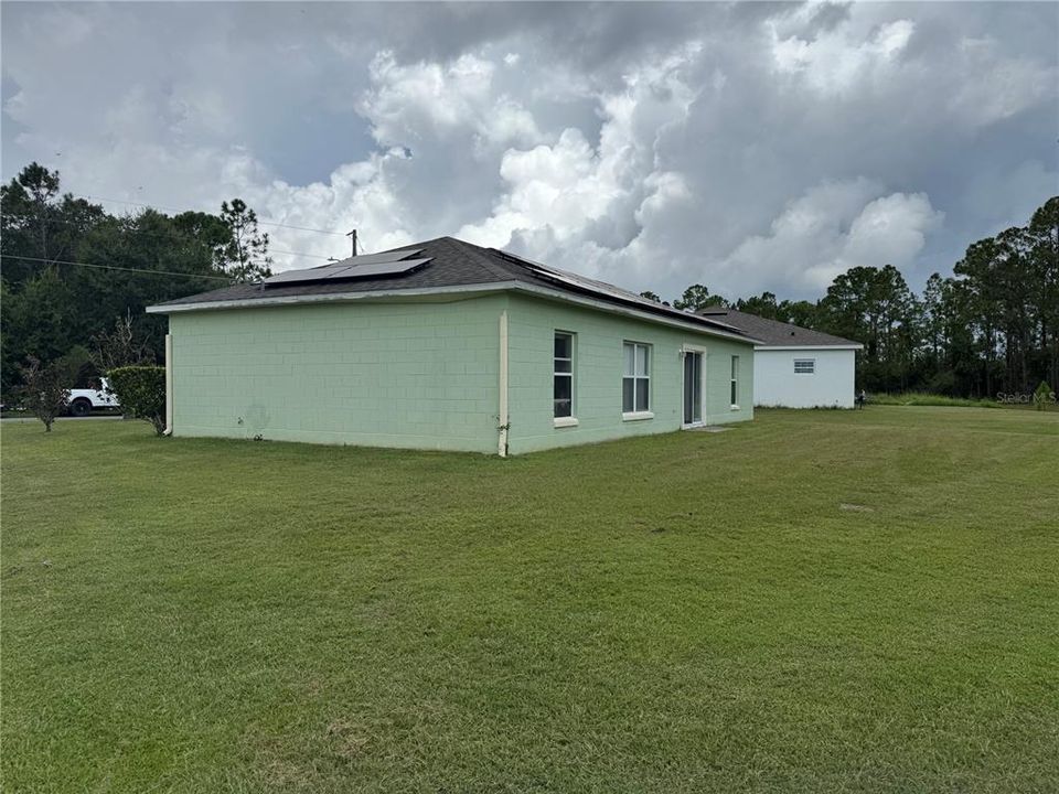 Activo con contrato: $235,900 (3 camas, 2 baños, 1465 Pies cuadrados)