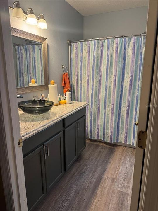 Activo con contrato: $235,900 (3 camas, 2 baños, 1465 Pies cuadrados)