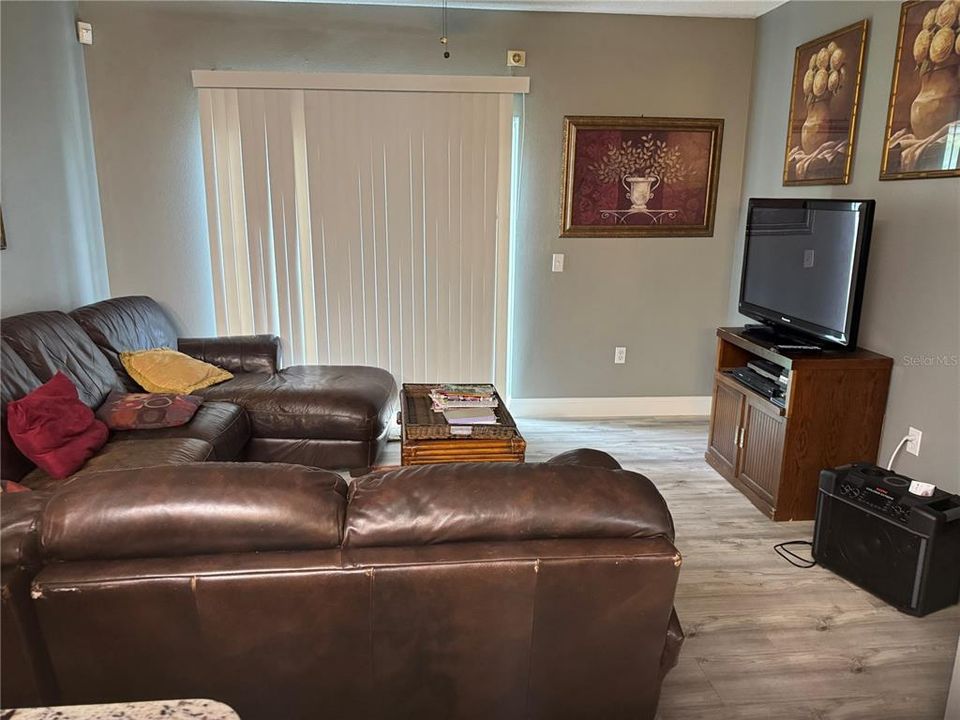 Activo con contrato: $235,900 (3 camas, 2 baños, 1465 Pies cuadrados)