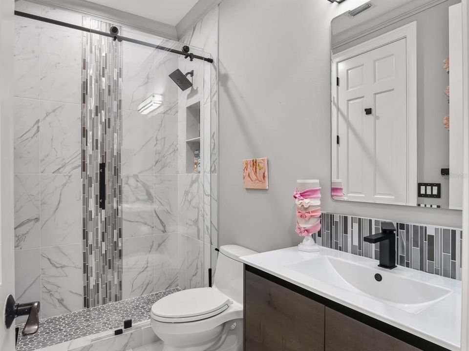 待售: $2,500,000 (4 贝兹, 4 浴室, 3840 平方英尺)