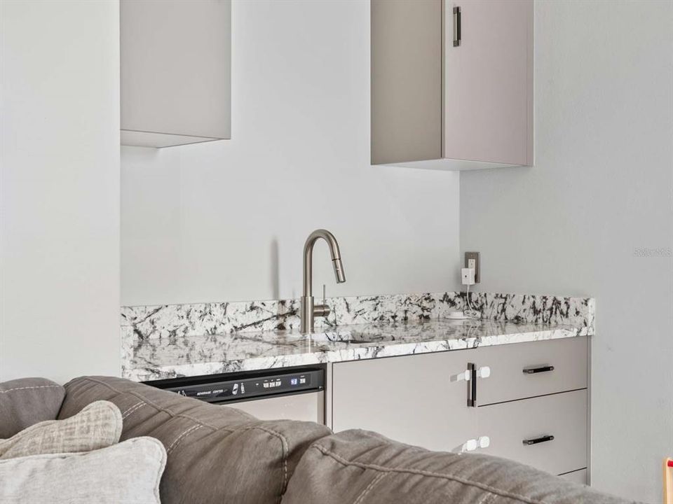 待售: $2,500,000 (4 贝兹, 4 浴室, 3840 平方英尺)