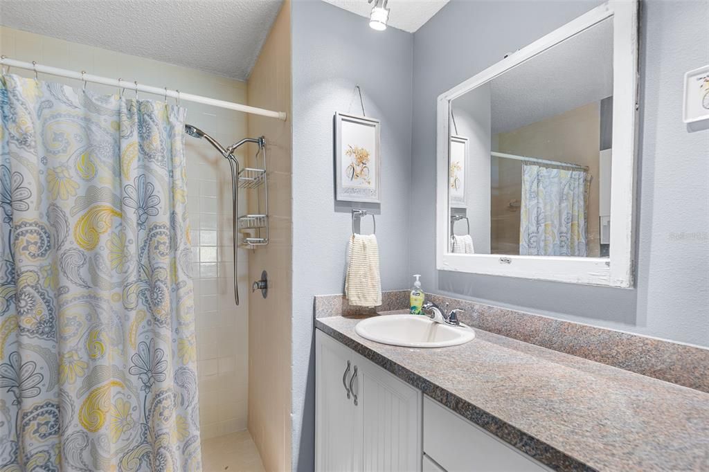 Под контрактом: $189,900 (2 спален, 2 ванн, 1188 Квадратных фут)