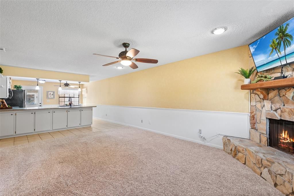 Под контрактом: $189,900 (2 спален, 2 ванн, 1188 Квадратных фут)