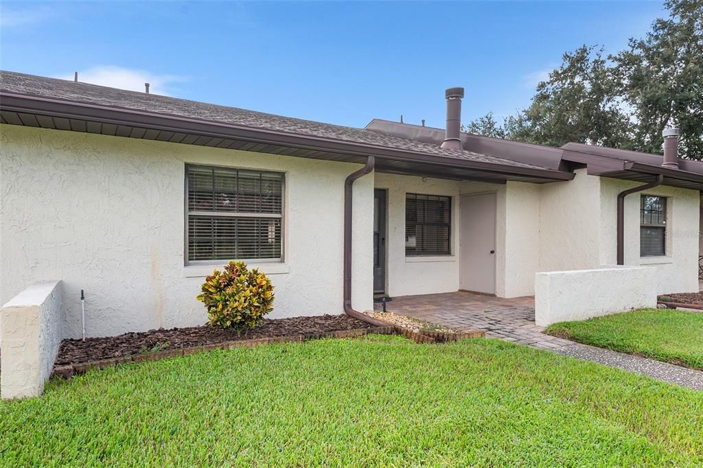 Под контрактом: $189,900 (2 спален, 2 ванн, 1188 Квадратных фут)