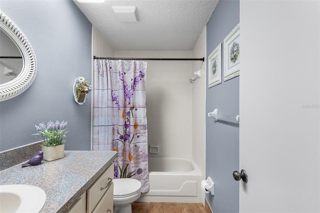 Под контрактом: $189,900 (2 спален, 2 ванн, 1188 Квадратных фут)