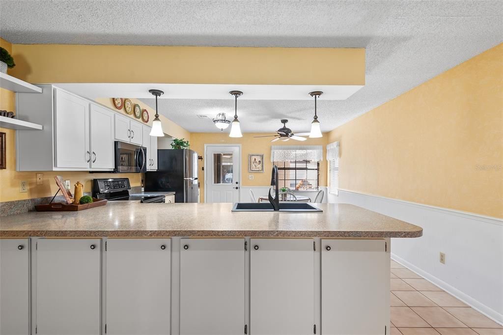 Под контрактом: $189,900 (2 спален, 2 ванн, 1188 Квадратных фут)