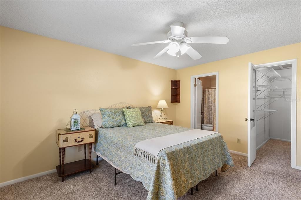 Под контрактом: $189,900 (2 спален, 2 ванн, 1188 Квадратных фут)