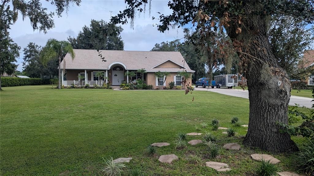 Recently Sold: $589,900 (3 beds, 2 baths, 2220 Square Feet)