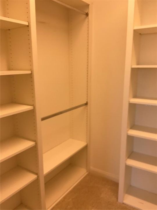 Activo con contrato: $2,450 (3 camas, 2 baños, 1672 Pies cuadrados)